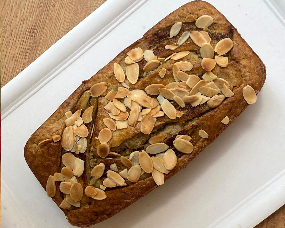 Pastel de plátano sin azúcar para niños como regalo para su primer cumpleaños Pastel de plátano sin azúcar para niños